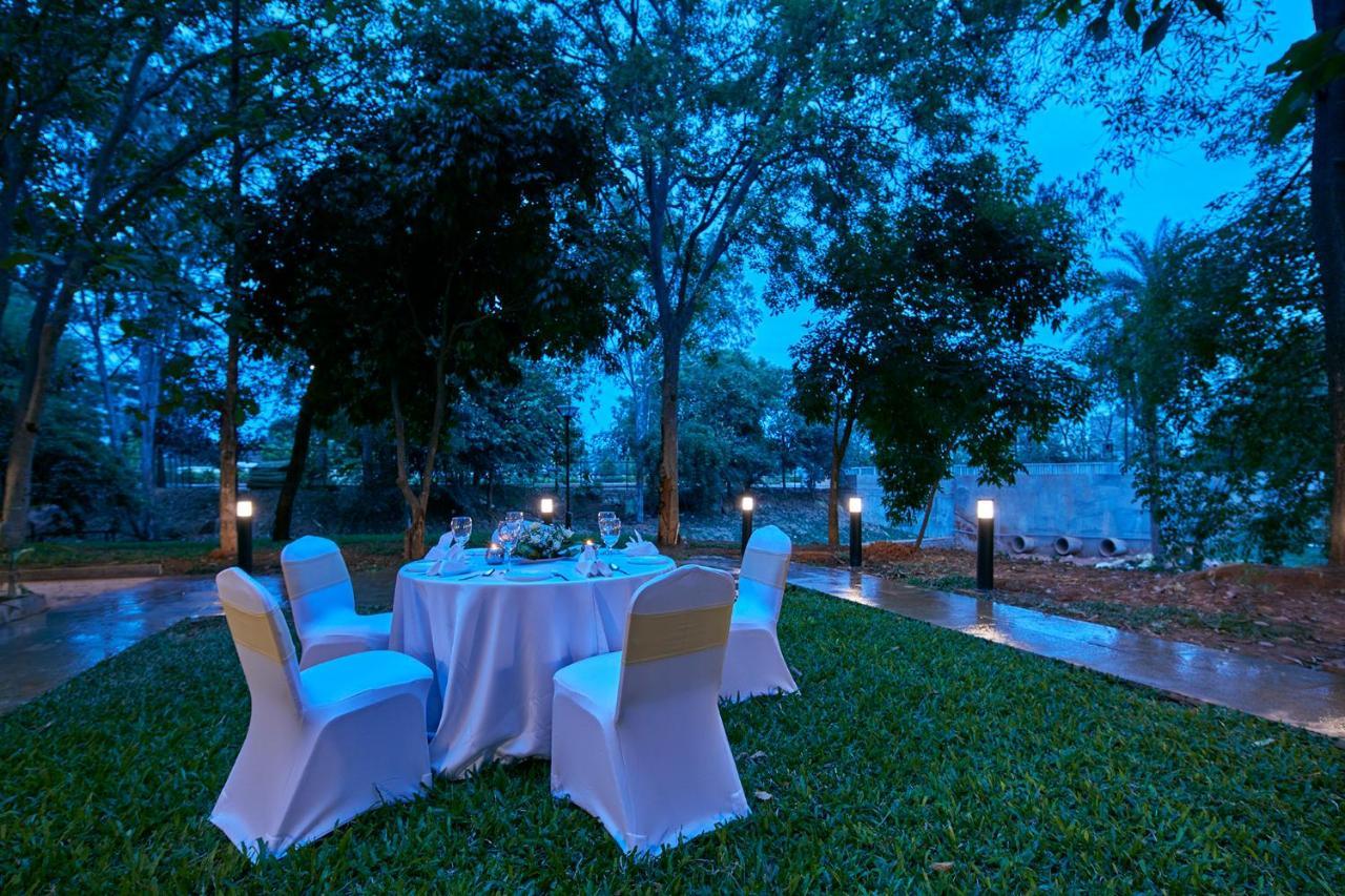 Signature Club Resort Devanahalli Esterno foto