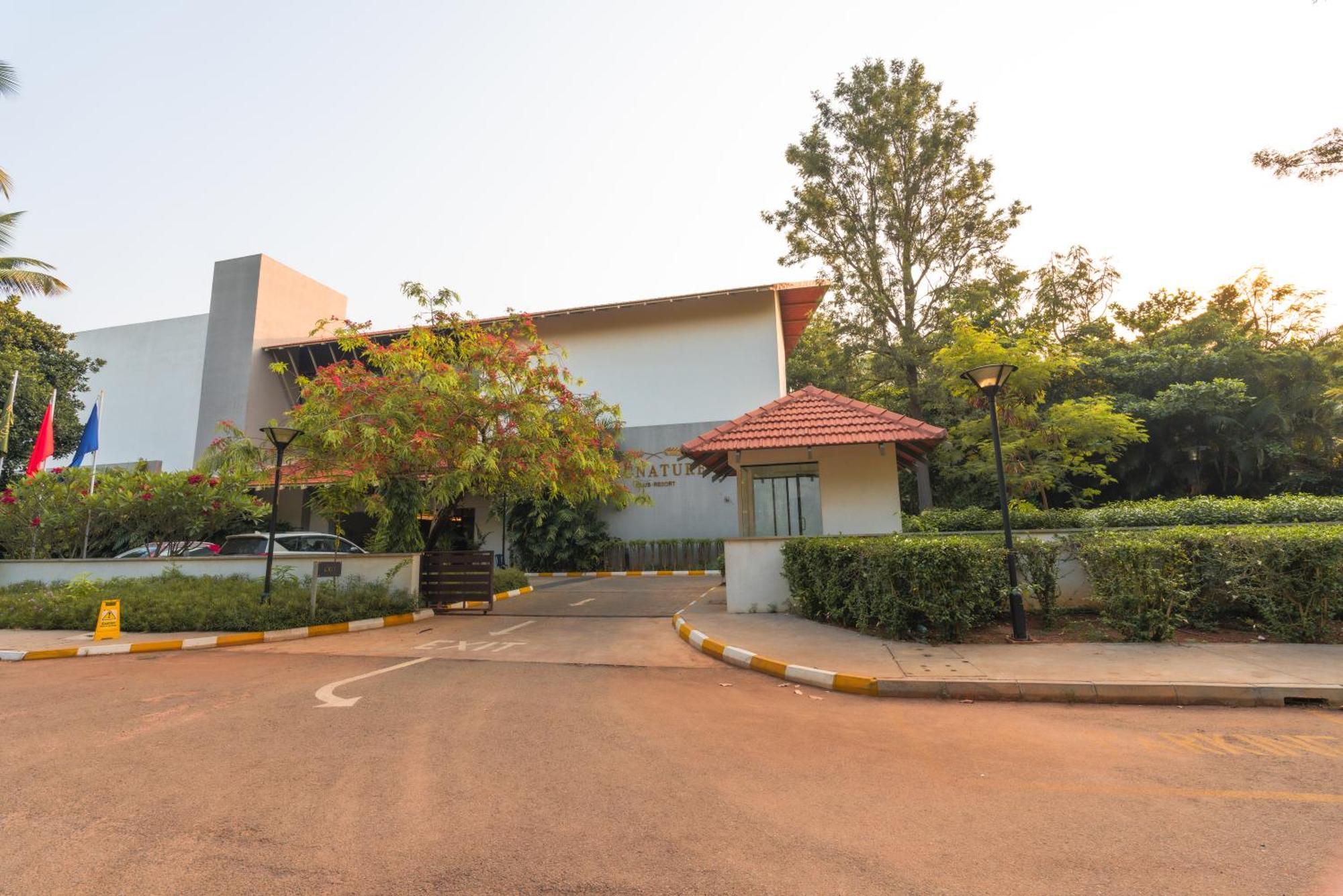 Signature Club Resort Devanahalli Esterno foto