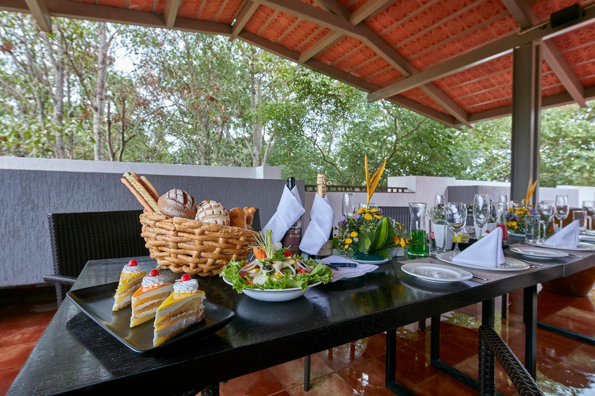 Signature Club Resort Devanahalli Esterno foto